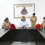 अतिरिक्त पुलिस अधीक्षक श्री गर्ग के धार स्थानांतरण पर दी भावभीनी विदाई, नवागत अतिरिक्त पुलिस अधीक्षक श्रीमति रावत ने किया पदभार ग्रहण, एसपी ने ली वर्चुअल बैठक