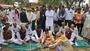खबरो का संसारआष्टा हैडलाइनअतरालिया के बगवाई माता मंदिर के सामने बनेगा 5 लाख की लागत से भव्य टीन शेड,विधायक ने किया भूमिपूजन,हिन्दू सम्मेलन में हुए शामिल