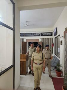 आज की खबर आज ही….आष्टा हैडलाइन नवागत जिला पुलिस अधीक्षक सोनाक्षी सक्सेना ने आष्टा – जावर थाने का किया भ्रमण,कार्यो की समीक्षा की