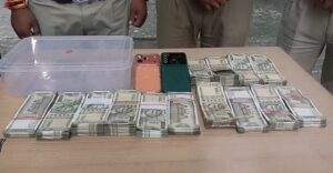 भैरुंदा पुलिस को मिली बड़ी सफलता..ब्लैकमेलिंग कर लगभग 17 लाख रुपये ऐंठने वाला आरोपी गिरफ्तार,07 लाख रुपये और बैंक खाते मेें फ्रीज़ 02 लाख 15 हज़ार रुपये किए ज़प्तदो मोबाइल भी ज़प्त