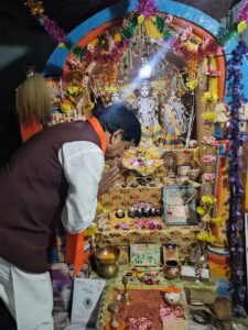आज की खबर आज ही….आष्टा हैडलाइन,जन सुनवाई में आई महिलाओं की मांग पर विधायक पहुचे लंगापुरा स्तिथ प्राचीन श्रीराम मंदिर,मातृशक्ति से किया संवाद ,प्रभु श्रीराम के किये दर्शन,वार्ड 6 की महिलाओं की मांग पर विकास कार्य हेतु 16 लाख की,घोषणा की