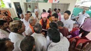 विधायक कार्यालय में हुई जनसुनवाई…..जनसुनवाई में पहुचे ग्राम टिटोरिया के किसान,वर्ष 2024-25 की पीएम फसल बीमा राशि दिलाने की मांग का विधायक को सौपा पत्र